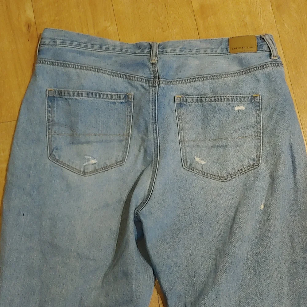 AE Ripped Mom Jean - Picture 9 of 10